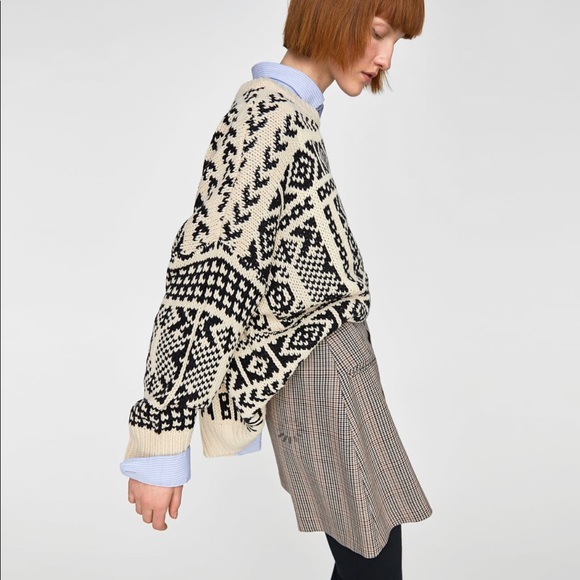 Checked Mini Skirt With Button, NWT - Picture 3 of 8